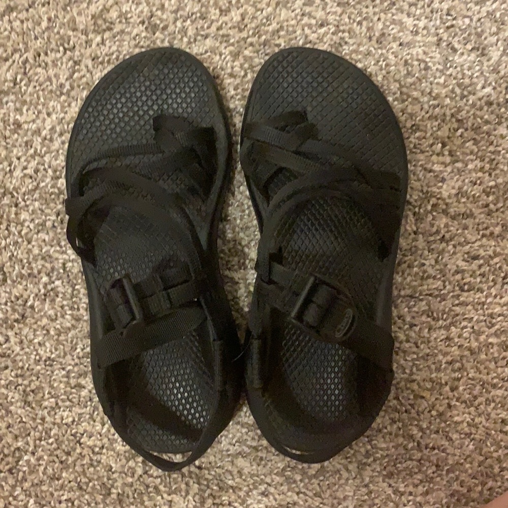 Black Strappy Adjustable Chaco Sandals 🩴